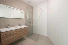 A BATHROOM.jpg